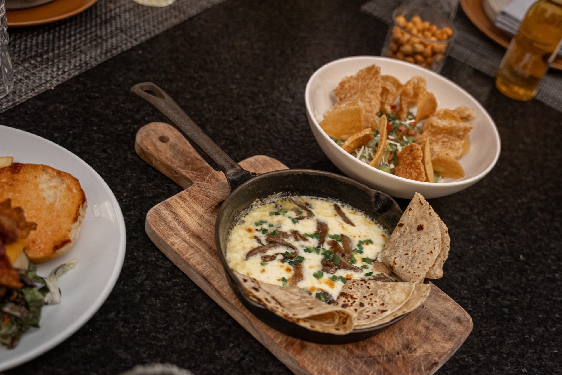 Mesa compartida después del torneo